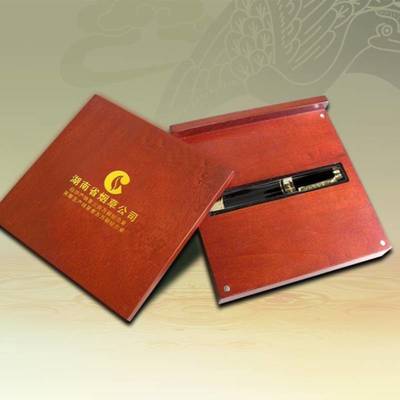 定制專屬尊榮 從純金金條到商務禮品，專業設計打造永恒價值
